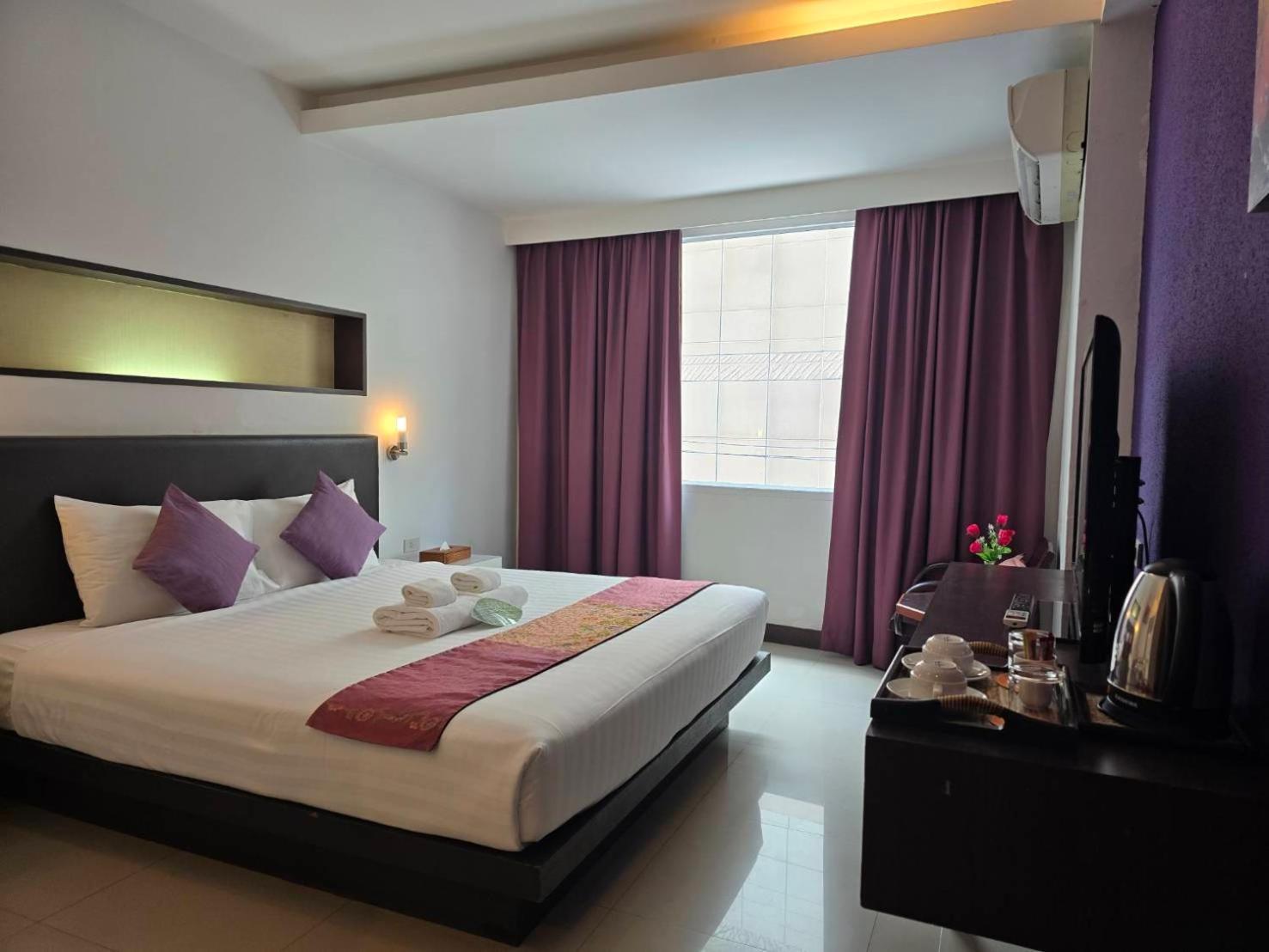 Baron Beach Hotel Pattaya Eksteriør billede